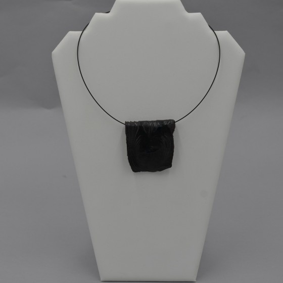 Collier tour de cou grès noir Collier tour de cou grès noir