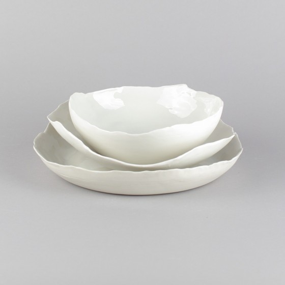 Shallow porcelain bowl Shallow porcelain bowl